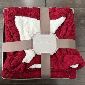 NWT Berkshire Chalet Collection Crimson and Ivory Throw blanket